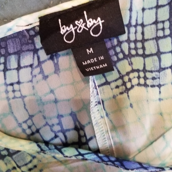 By & By sheer butterfly style shirt - Picture 4 of 8